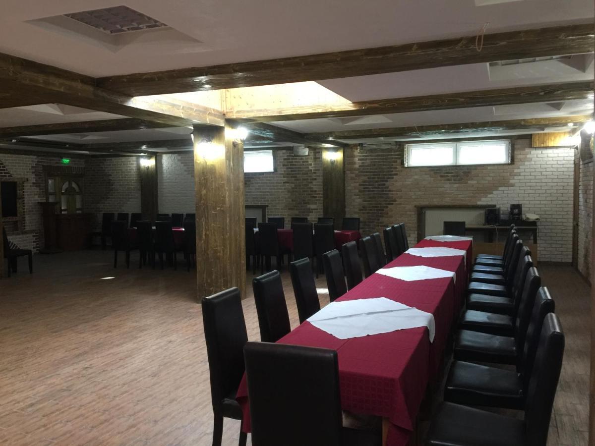 Pension Green Park Брашов Екстер'єр фото
