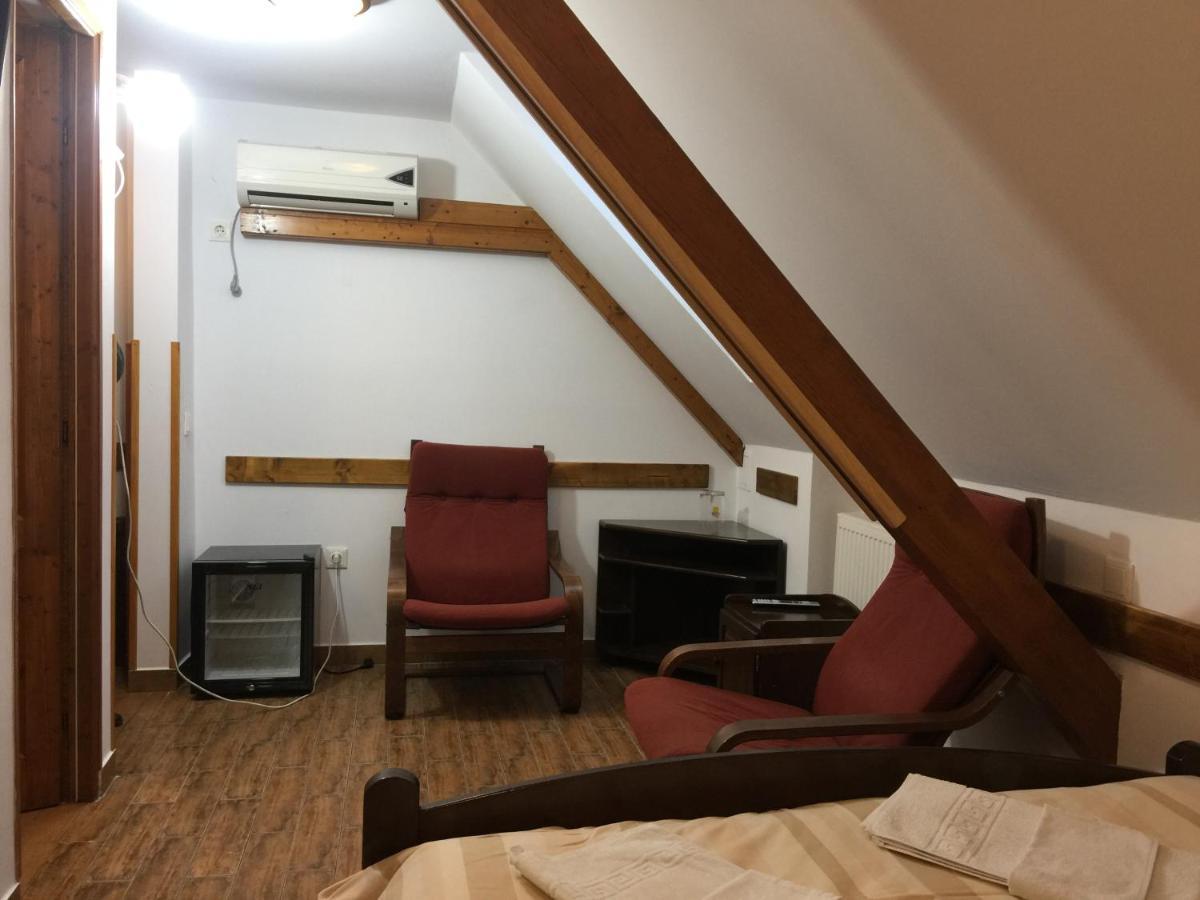 Pension Green Park Брашов Екстер'єр фото