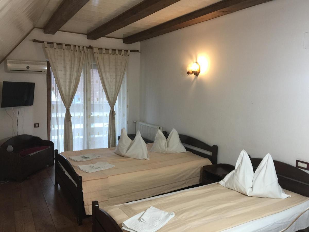 Pension Green Park Брашов Екстер'єр фото