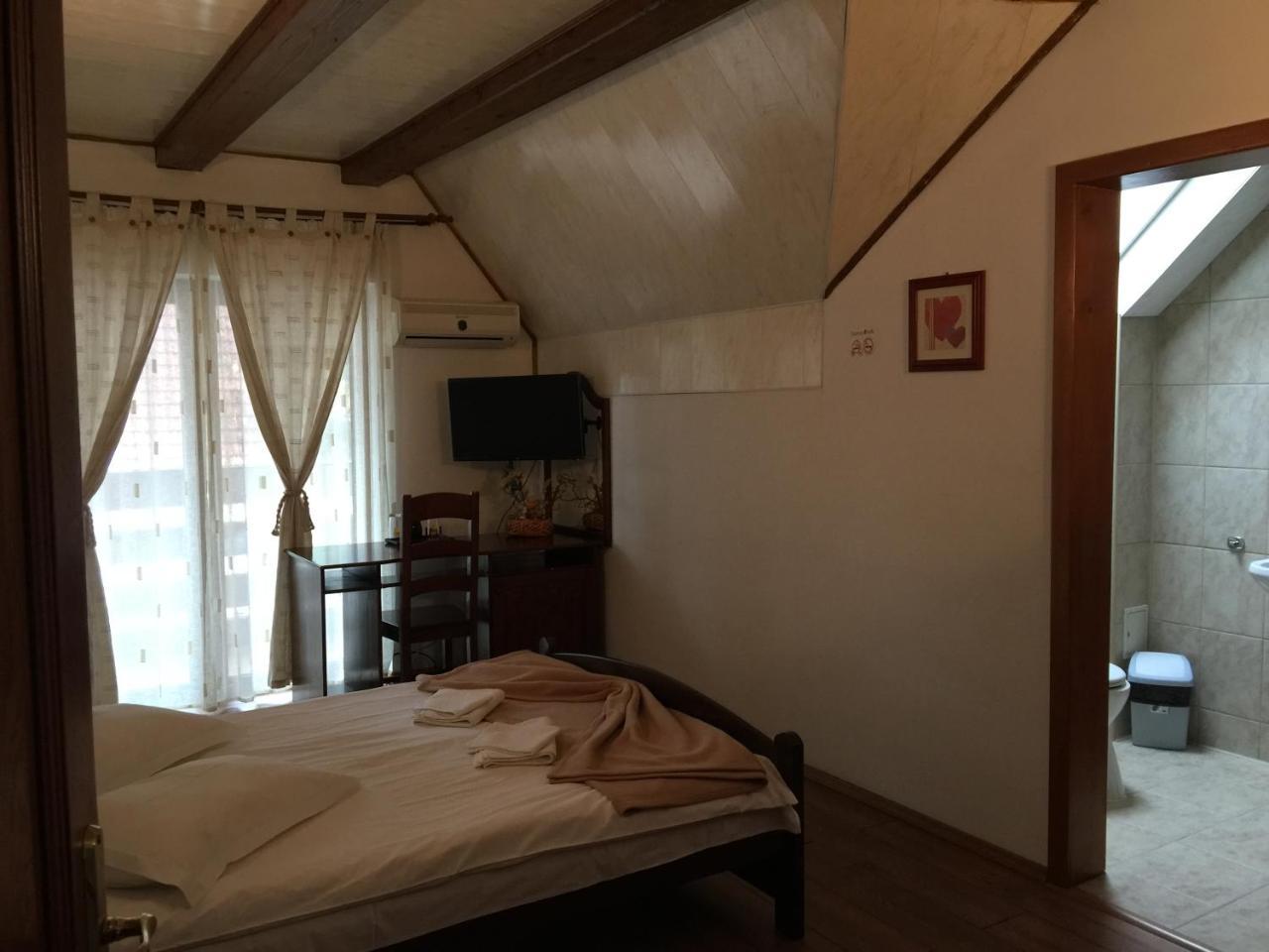 Pension Green Park Брашов Екстер'єр фото